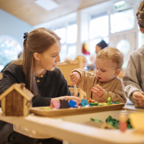 groepshulp met kinderen