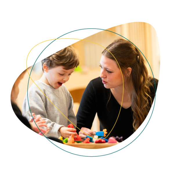 medewerker met kind