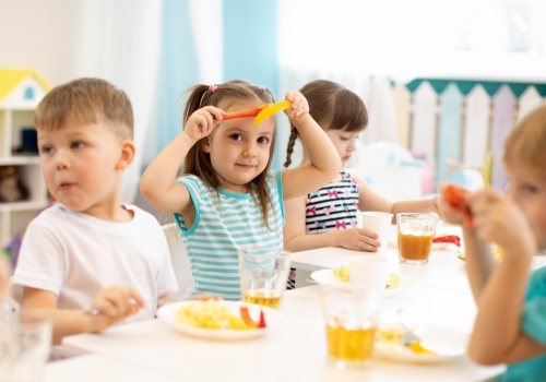 Spelende kinderen in kinderopvang