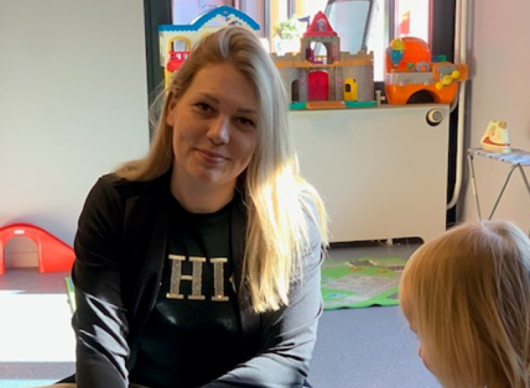 Kayra loopt stage bij kinderopvangorganisatie Leef Kind