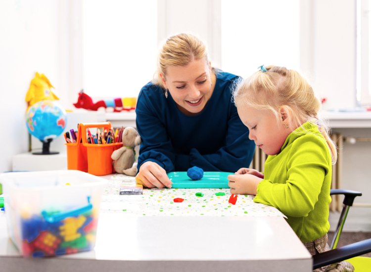 medewerker met kind na evc-traject