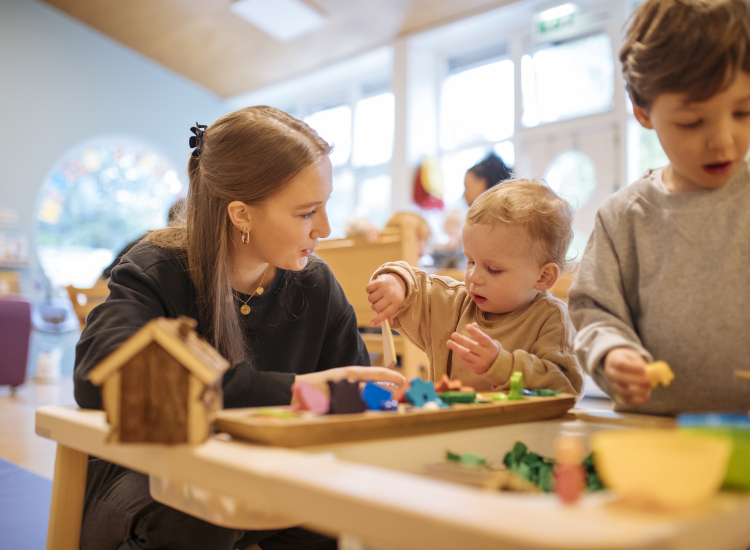 groepshulp met kinderen